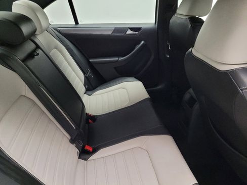 Used 2016 Volkswagen Jetta Sport FWD image 19