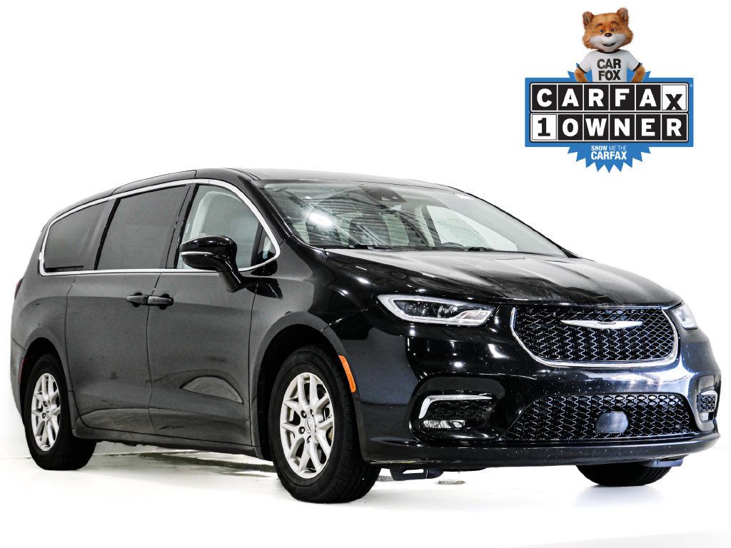 Used 2024 Chrysler Pacifica Touring-L FWD image 1