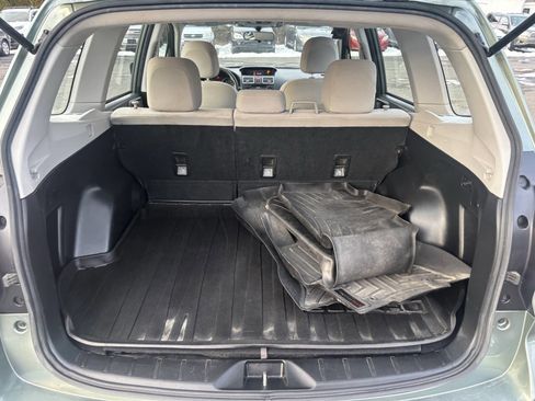 Used 2017 Subaru Forester 2.5i w/ Alloy Wheel Package image 12