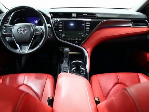 Used 2019 Toyota Camry XSE image 4