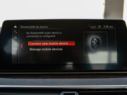 Used 2019 BMW 530e w/ Convenience Package image 28