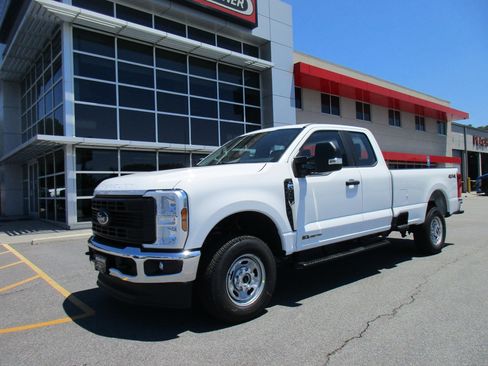 New 2026 Ford F250 XL w/ XL Chrome Package AWD/4WD image 1