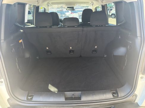 Used 2023 Jeep Renegade Latitude image 11