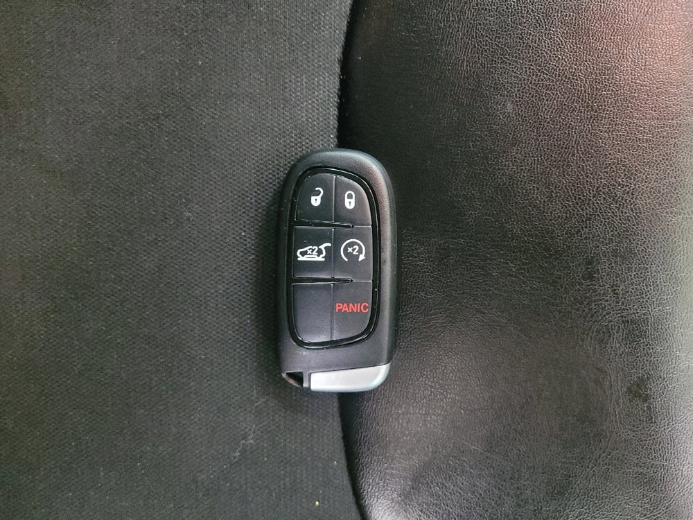 Used 2019 Jeep Cherokee Latitude Plus FWD image 32