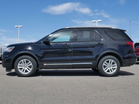 Used 2019 Ford Explorer XLT w/ Class III Trailer Tow Package AWD/4WD image 8