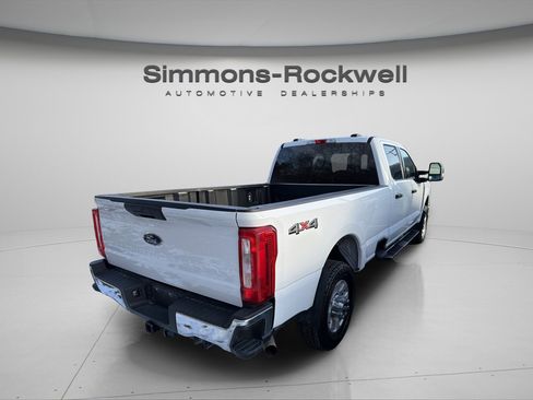 Used 2024 Ford F250 XLT image 9