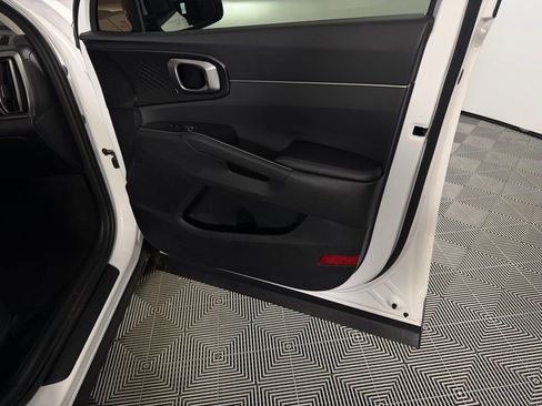Used 2025 Kia Sorento EX image 32