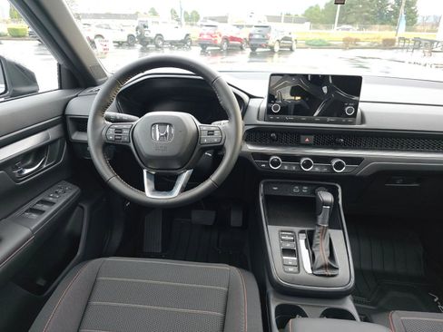 Used 2025 Honda CR-V Sport image 12