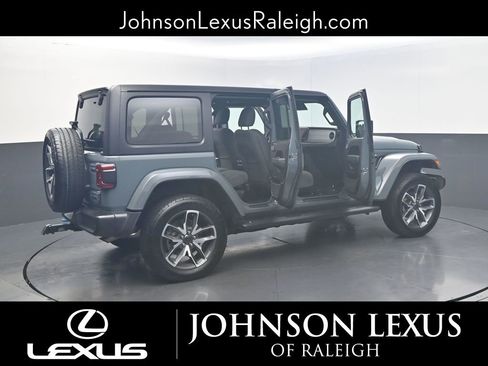Used 2024 Jeep Wrangler Unlimited w/ Convenience Group image 22