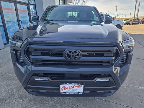 Used 2025 Toyota Tacoma SR5 image 17