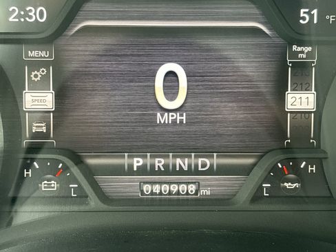 Used 2024 RAM 1500 Laramie image 12