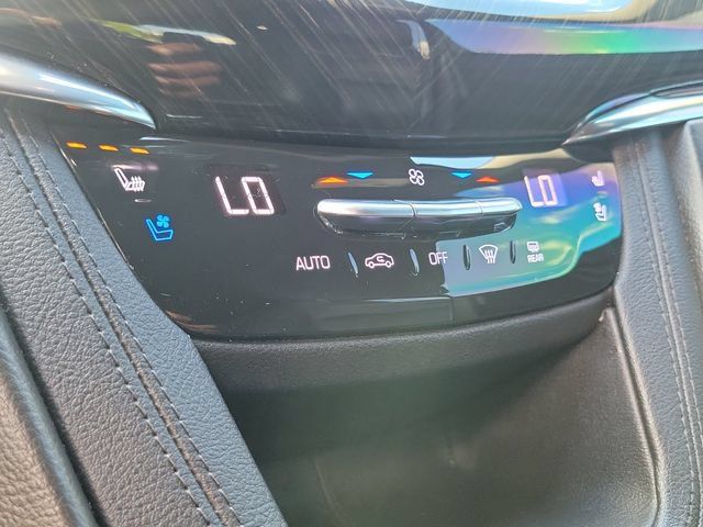 Used 2020 Cadillac XT6 Premium Luxury AWD/4WD image 15