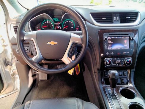 Used 2015 Chevrolet Traverse LT FWD image 15