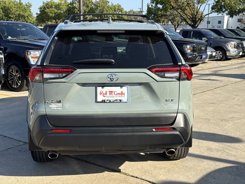 Used 2023 Toyota RAV4 XLE Premium image 6
