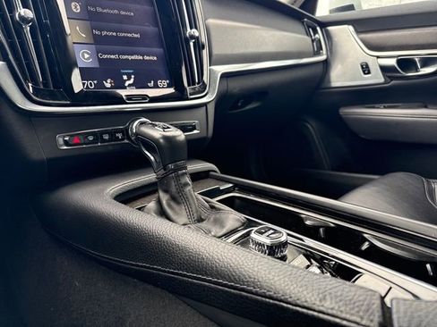 Used 2017 Volvo V90 T6 Cross Country image 17