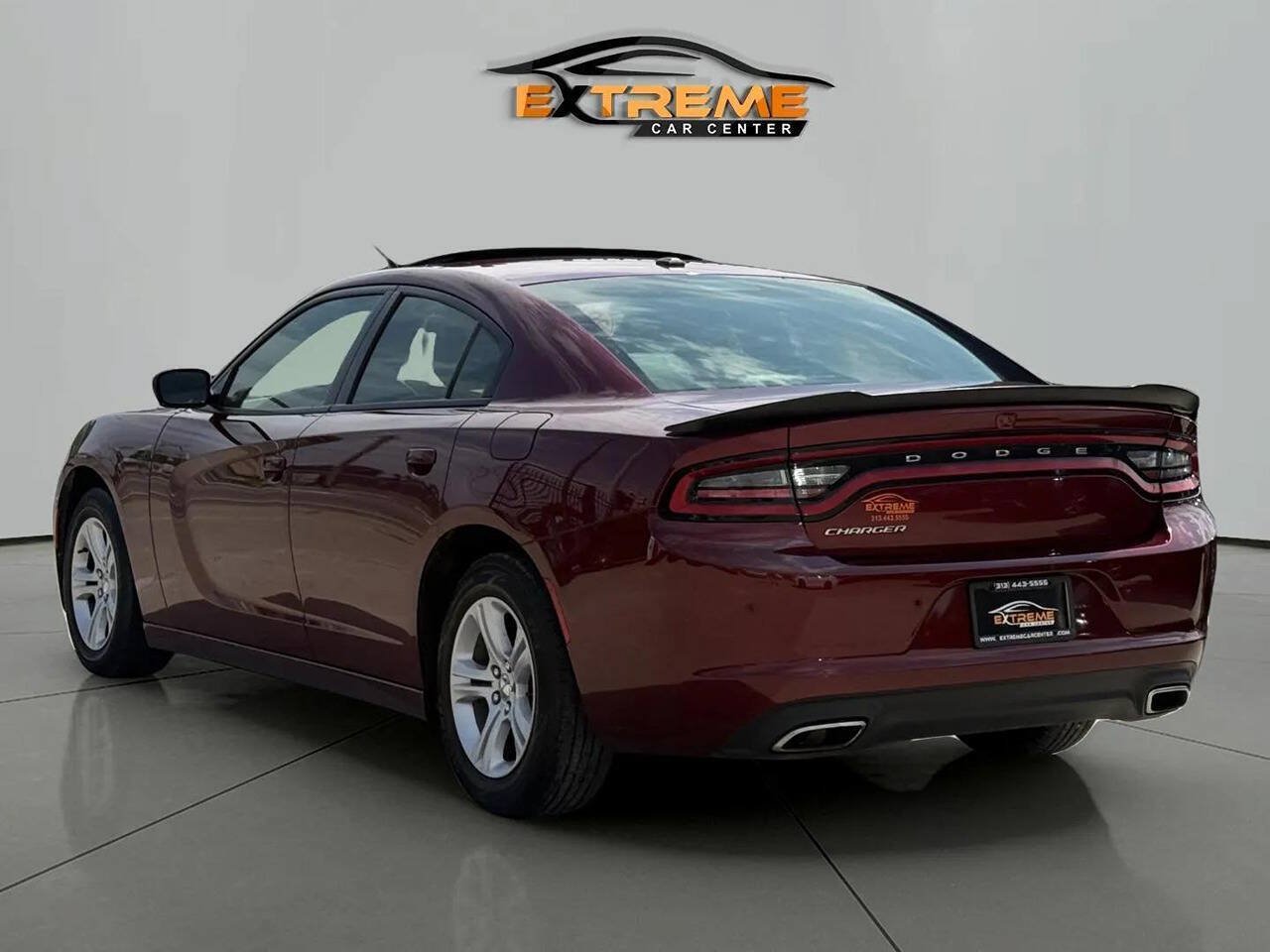 Used 2021 Dodge Charger SXT w/ Leather Interior Group RWD image 4