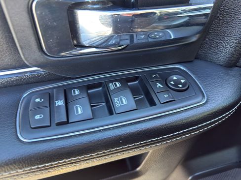 Used 2017 RAM 3500 Laramie image 12