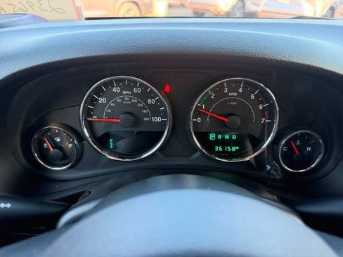 Used 2017 Jeep Wrangler Unlimited Rubicon w/ Connectivity Group AWD/4WD image 16