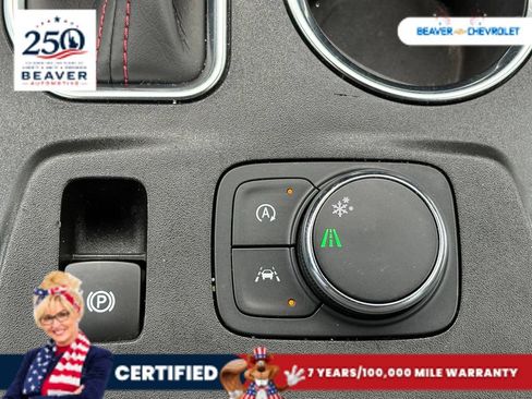 Used 2023 Chevrolet Traverse RS FWD image 21