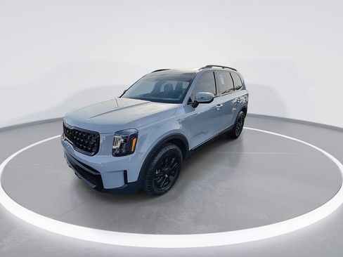 Used 2025 Kia Telluride AWD image 4