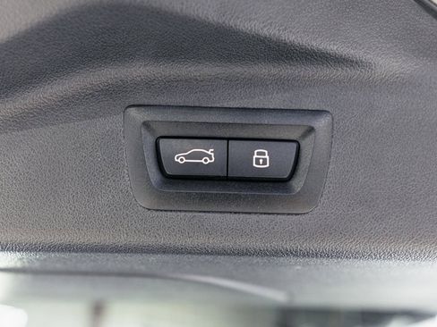 Used 2025 BMW X7 xDrive40i w/ Executive Package image 32