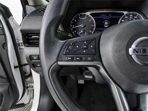 Used 2023 Nissan Sentra SV FWD image 9