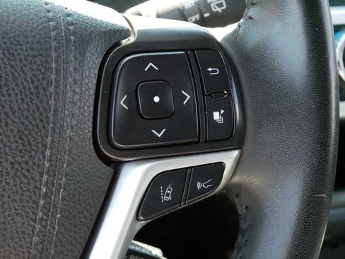 Certified 2019 Toyota Highlander XLE w/ Carpet Mat Package (TMS) AWD/4WD image 25