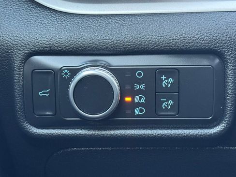 Used 2021 Ford Explorer XLT image 8