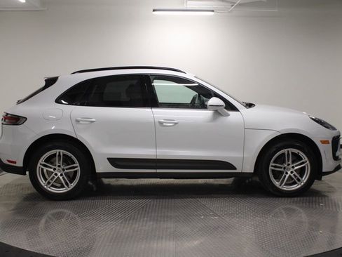 Certified 2022 Porsche Macan AWD/4WD image 8
