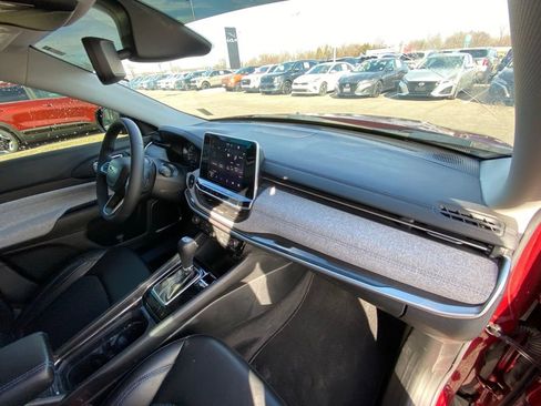 Used 2022 Jeep Compass Latitude image 28