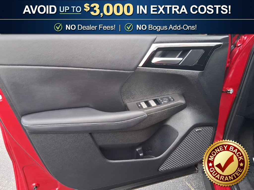 Used 2025 Mitsubishi Outlander SE FWD image 16