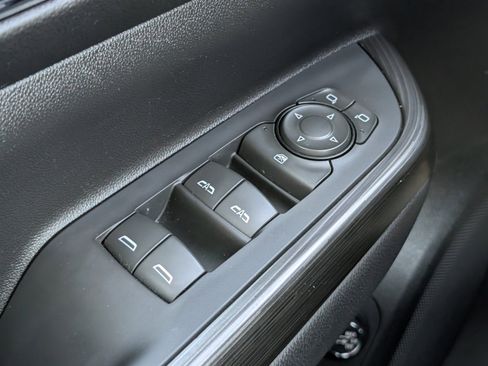 Used 2023 GMC Acadia SLT image 27