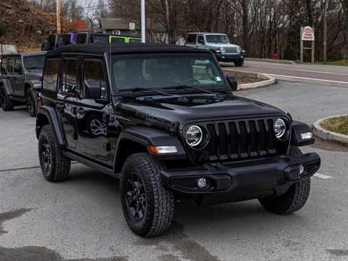 Used 2021 Jeep Wrangler Unlimited Sport image 3