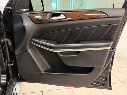 Used 2014 Mercedes-Benz GL 450 4MATIC w/ Lane Tracking Package image 25