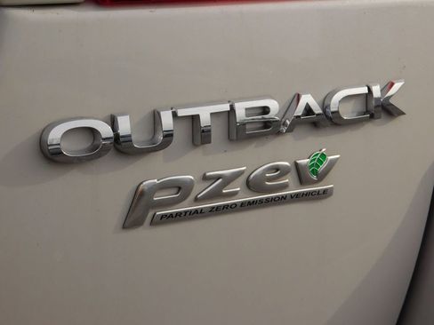 Used 2016 Subaru Outback 2.5i Premium image 7