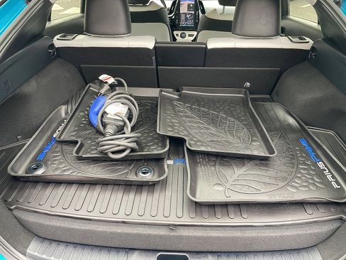 Used 2017 Toyota Prius Prime Premium image 25