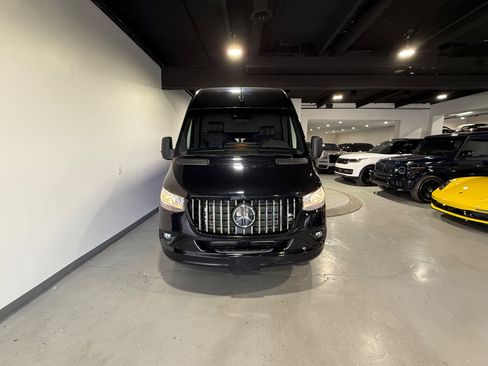 Used 2022 Mercedes-Benz Sprinter 3500 image 6