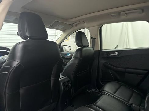 Used 2020 Ford Escape Titanium w/ Titanium Premium Package 2.0 FWD image 19