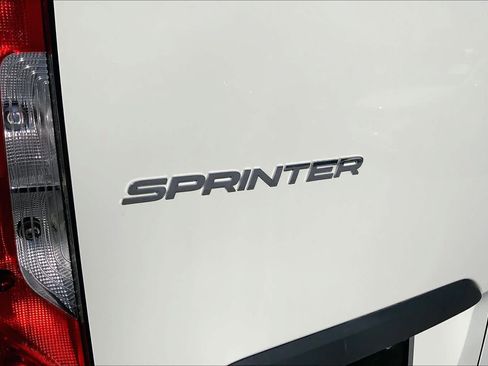 Used 2022 Mercedes-Benz Sprinter 2500 image 10
