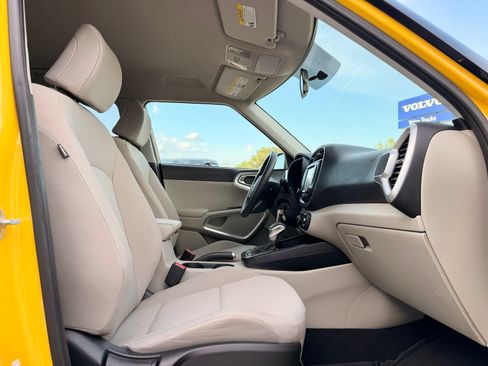 Used 2020 Kia Soul LX FWD image 21