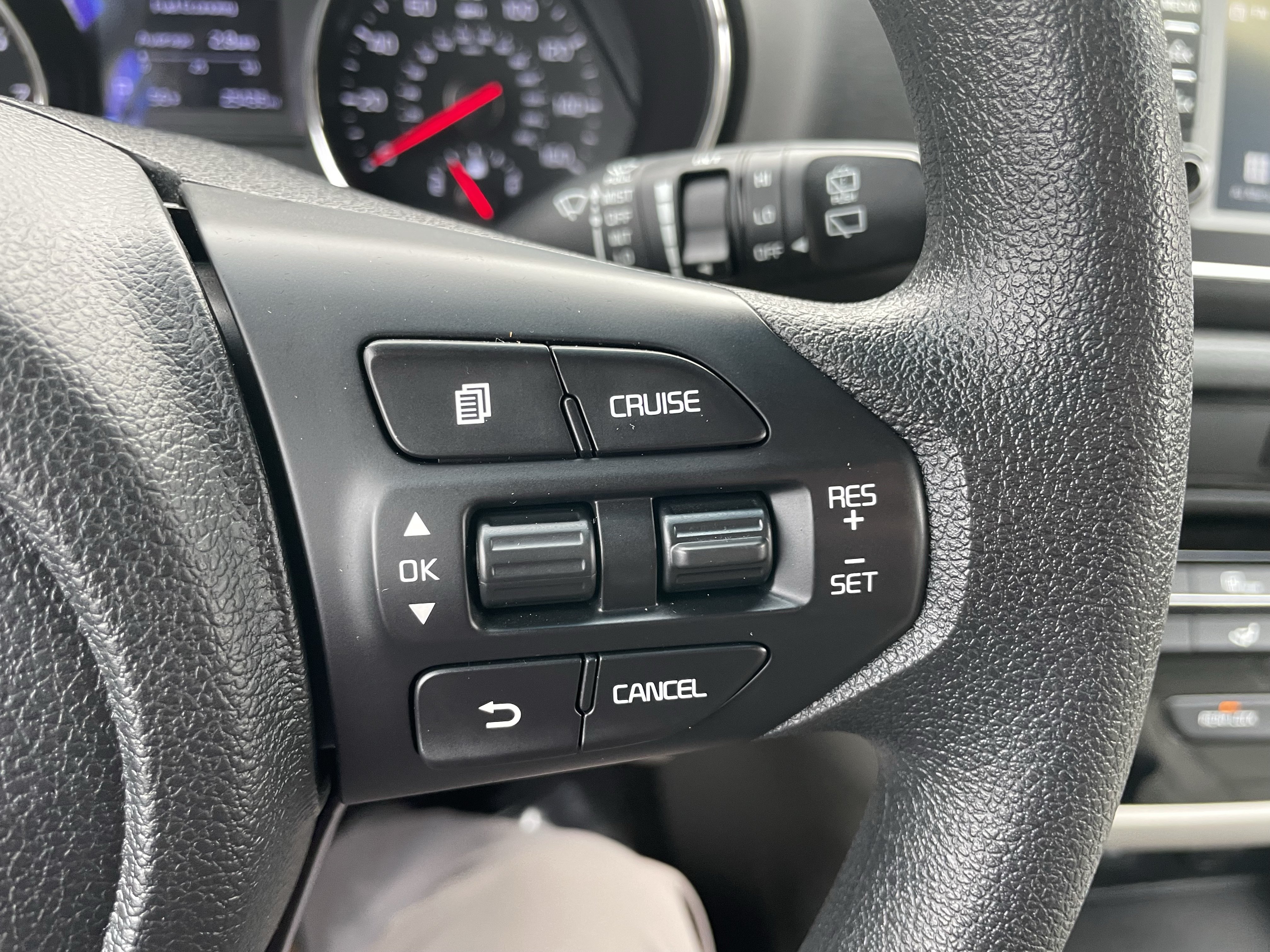 Used 2020 Kia Sedona LX FWD image 16