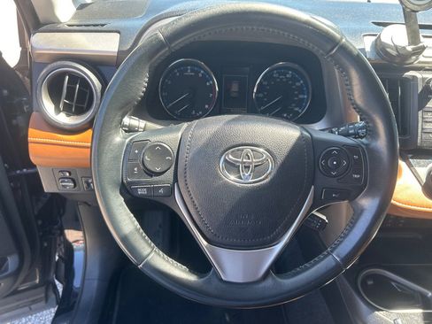 Used 2016 Toyota RAV4 Limited image 8