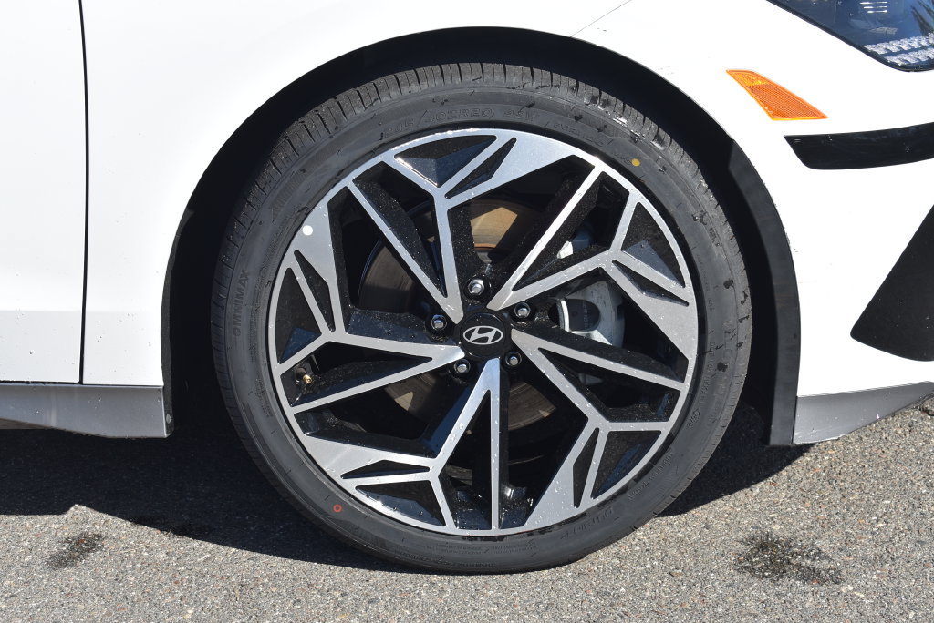 Certified 2023 Hyundai Ioniq 6 SEL RWD image 9