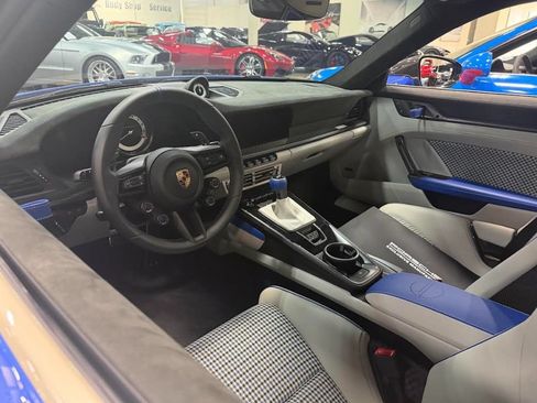 Used 2025 Porsche 911 GT3 RS RWD image 3