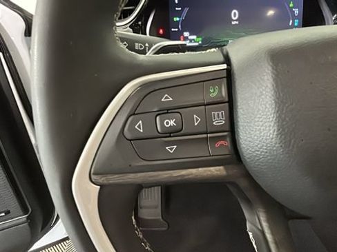 Used 2022 Jeep Grand Cherokee Limited 4xe w/ Luxury Tech Group II AWD/4WD image 16