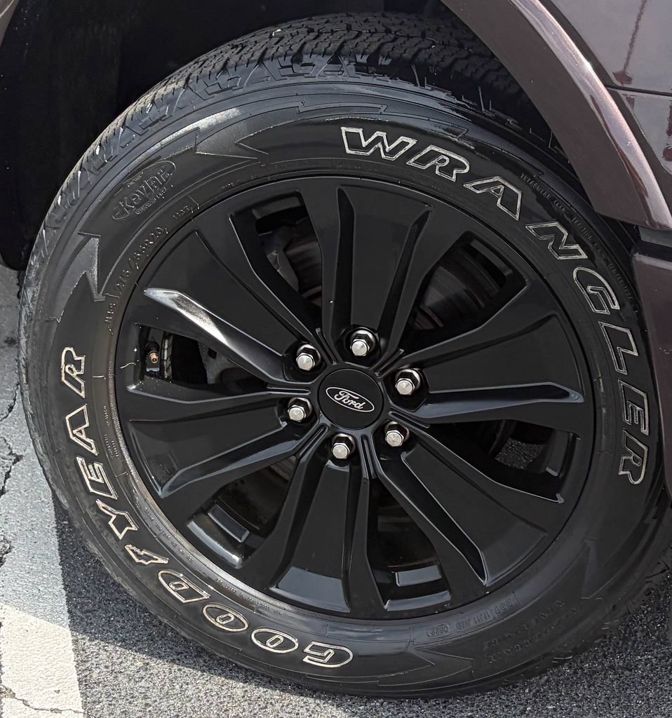 Used 2020 Ford F150 XLT w/ Equipment Group 302A Luxury AWD/4WD image 22