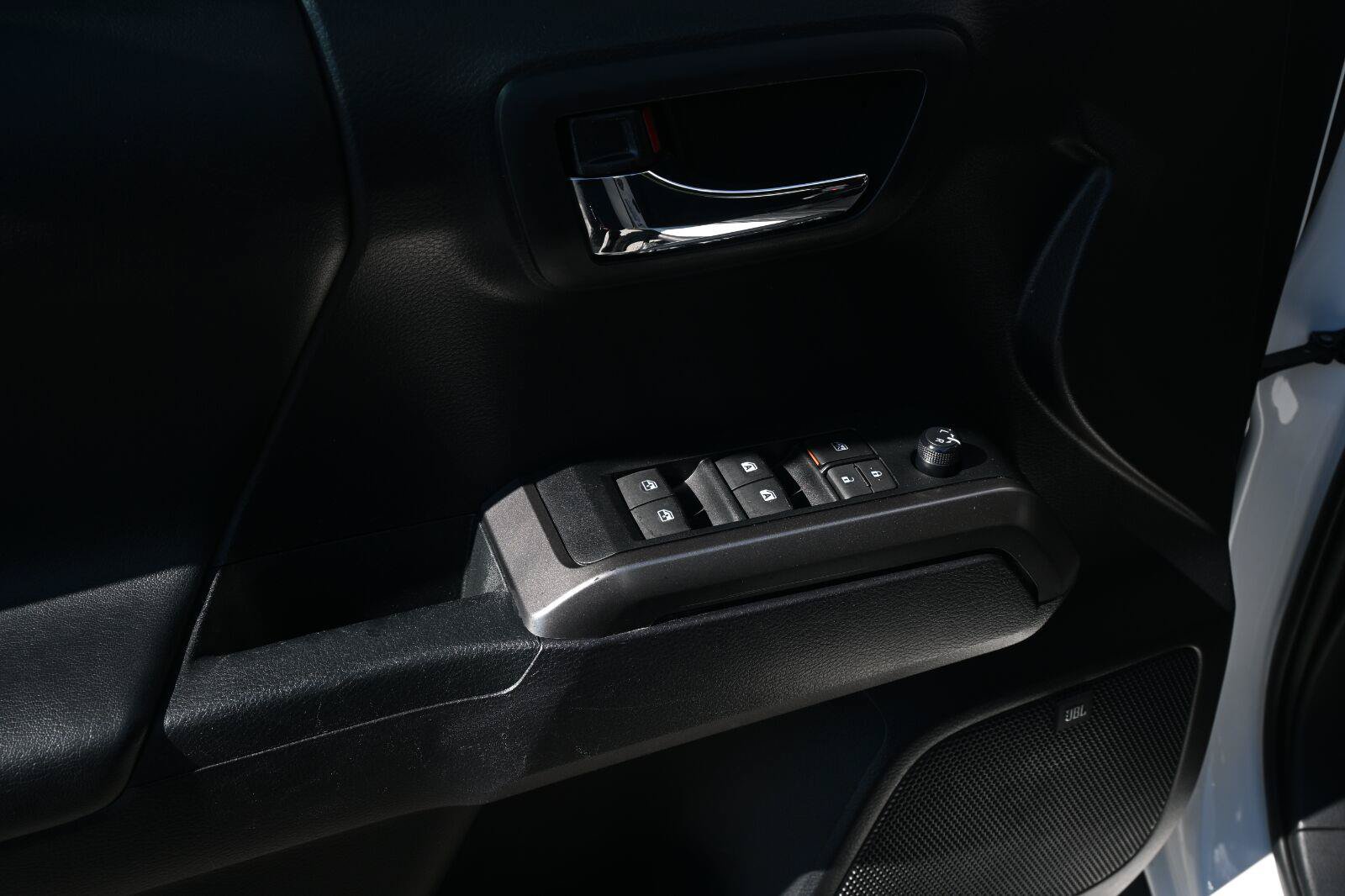 Used 2020 Toyota Tacoma Limited RWD image 8