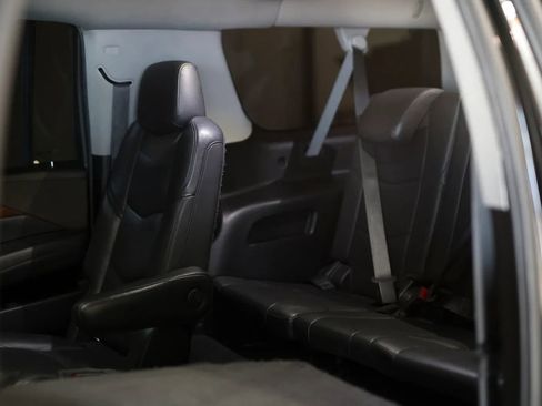 Used 2019 Cadillac Escalade ESV Luxury image 28