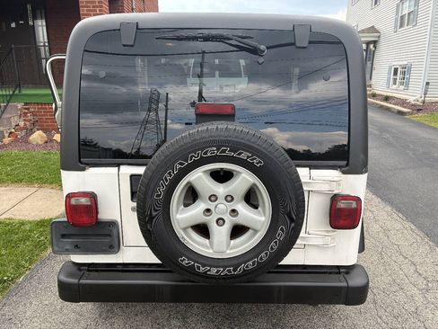 Used 2003 Jeep Wrangler X AWD/4WD image 9