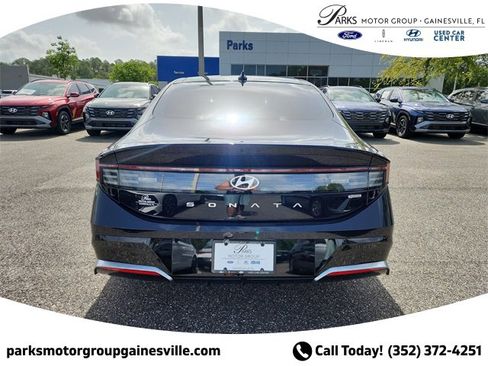 New 2025 Hyundai Sonata Limited image 4